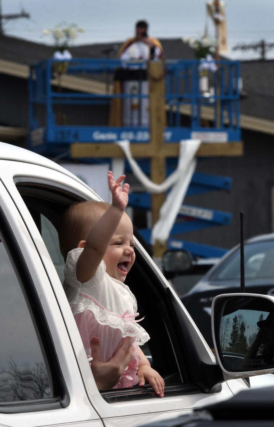 EASTER WAVING